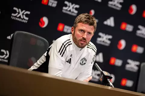 كاريك: المركز الثالث ليس إنجازًا لمان يونايتد.. وفرنانديز وسيسكو دائما في الموعد